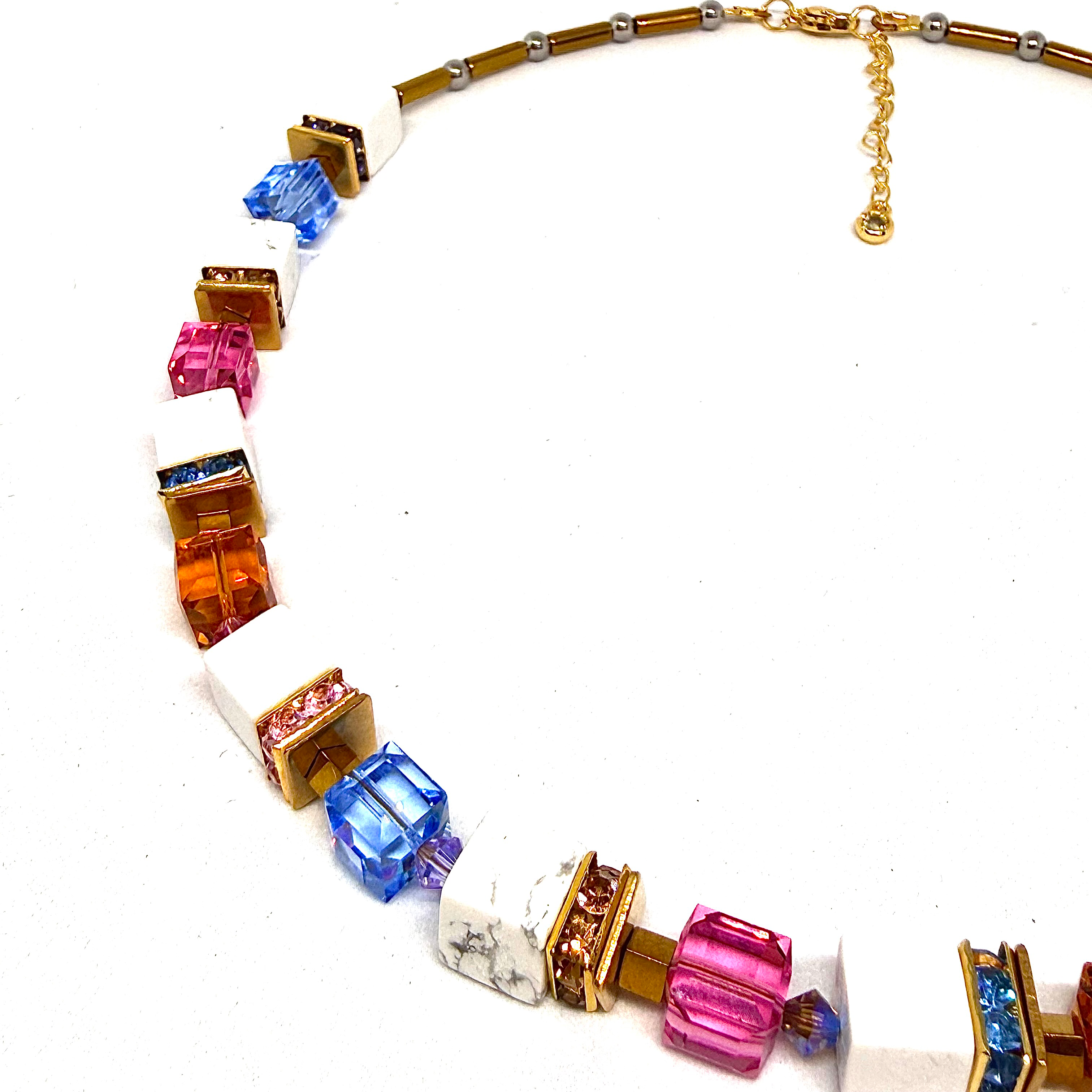 Howlite, blue,pink - Gold